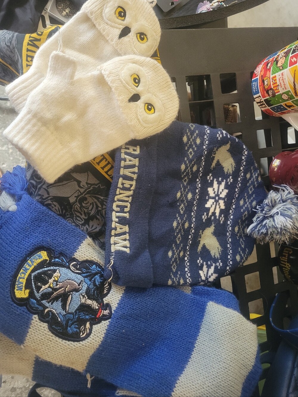 Kids Blue & Grey Harry Potter Ravenclaw Owl Mittens and Pom Pom Beanie Set